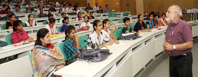 GURU_JAMBHESHWAR_UNIVERSITY_OF_SCIENCE_&_TECHNOLOGY